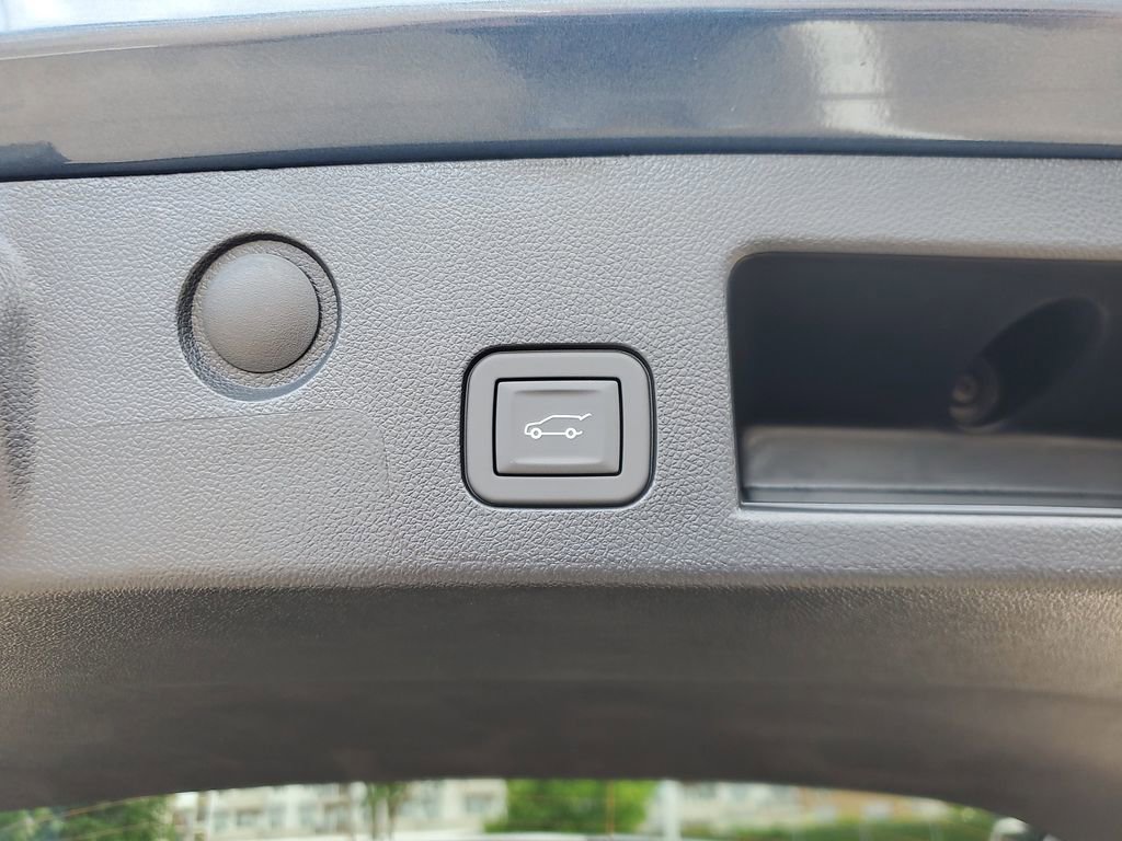 New 2026 Chevrolet Equinox LT w/ Convenience Package II FWD image 7