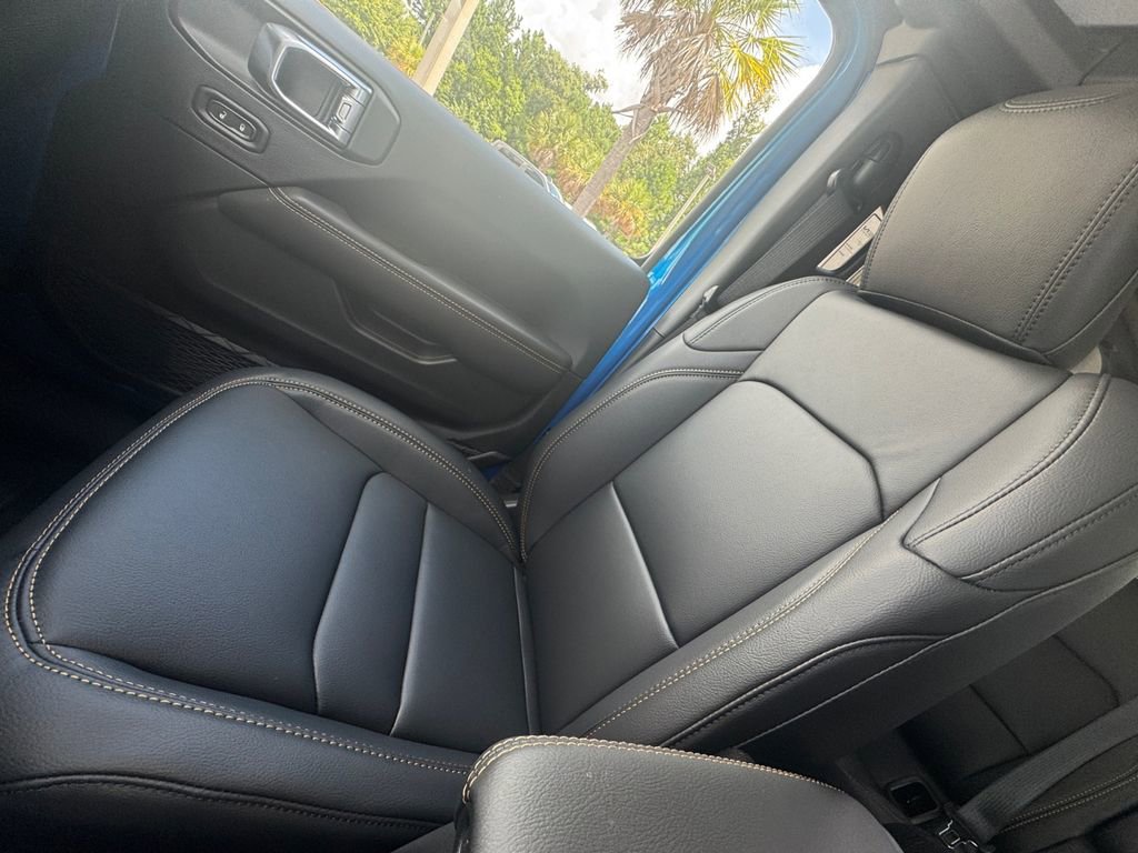 New 2025 Jeep Gladiator Sport image 17