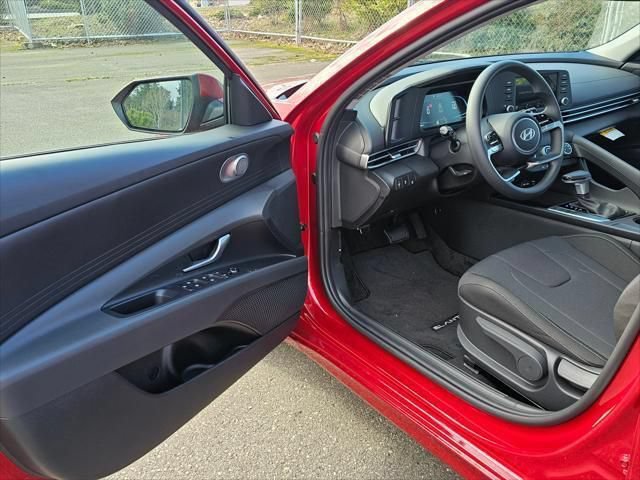 New 2026 Hyundai Elantra SE FWD image 17