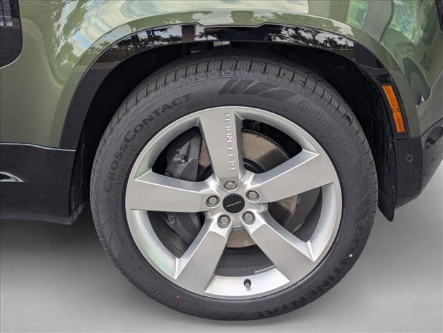 New 2026 Land Rover Defender 130 X-Dynamic SE AWD/4WD image 9