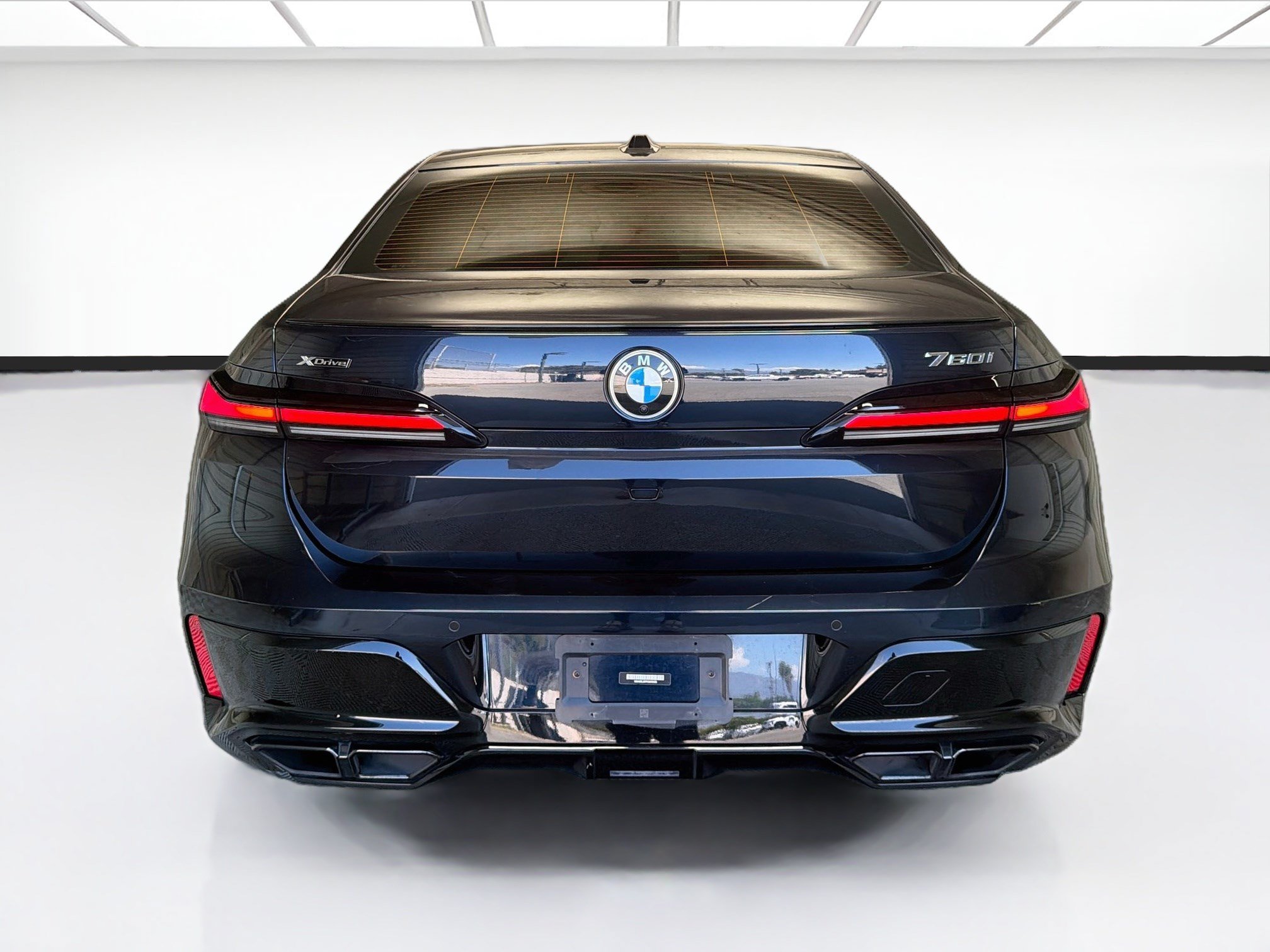 Used 2023 BMW 760i xDrive w/ Executive Package AWD/4WD image 5