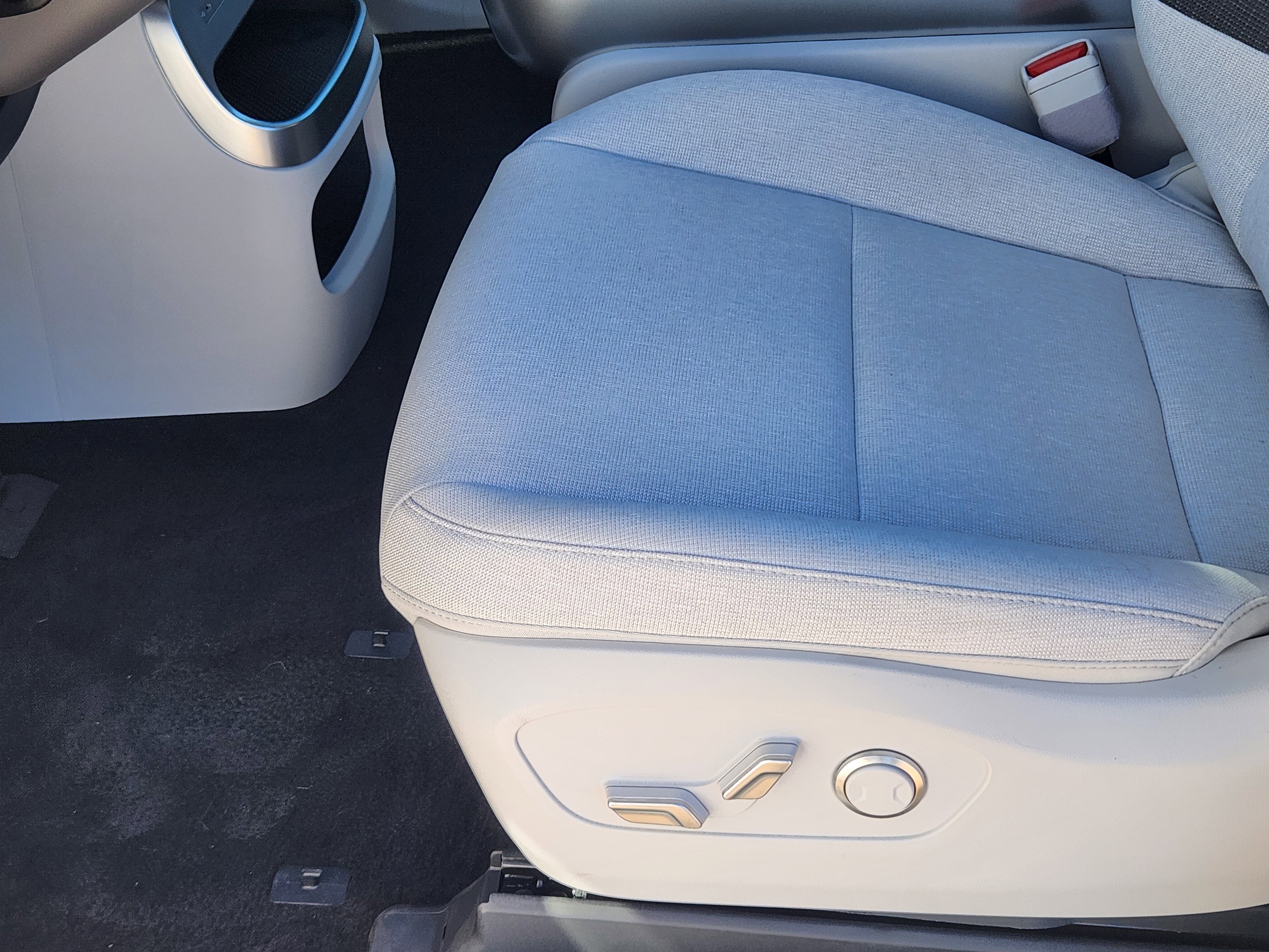 New 2026 Hyundai Ioniq 9 SE image 9