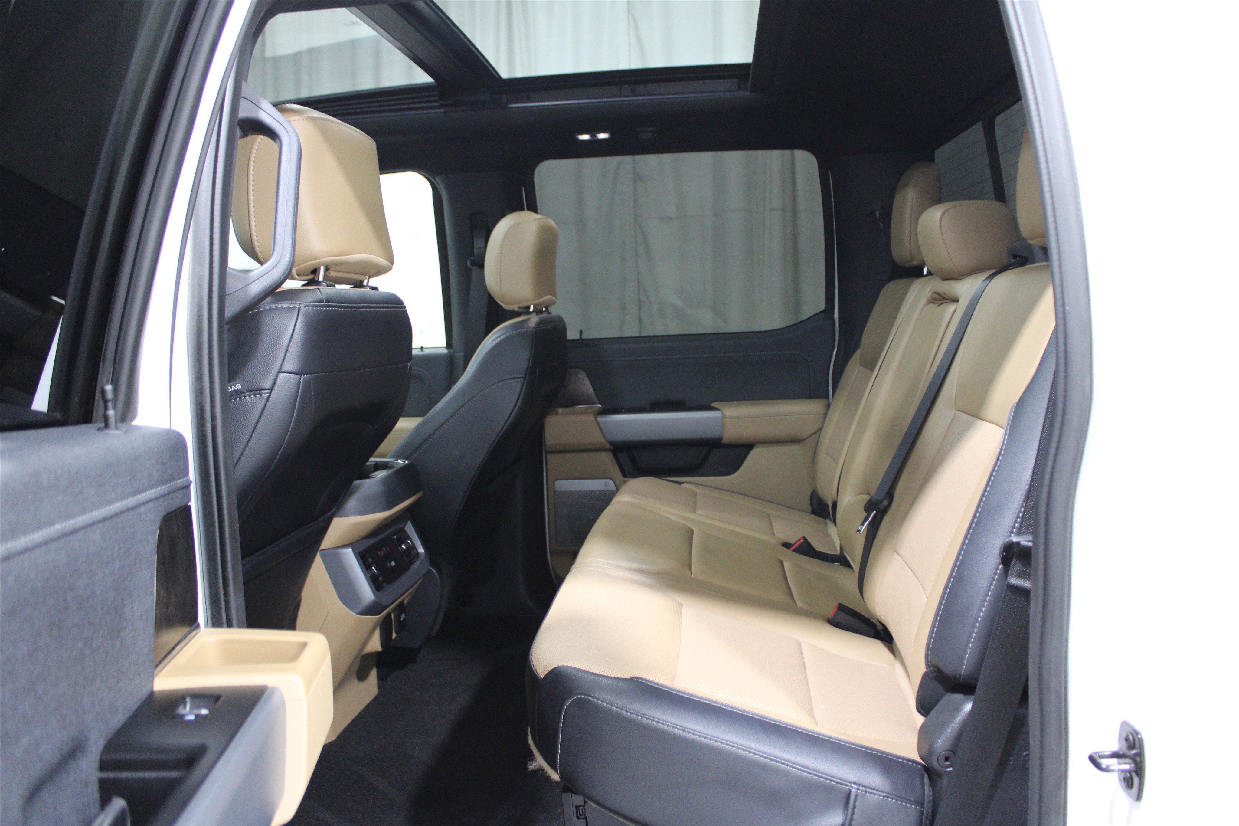 Used 2024 Ford F350 Lariat w/ Lariat Ultimate Package image 25