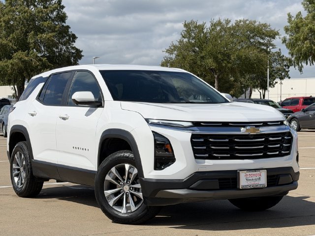 Used 2025 Chevrolet Equinox LT w/ Safety and Technology Package FWD image 2