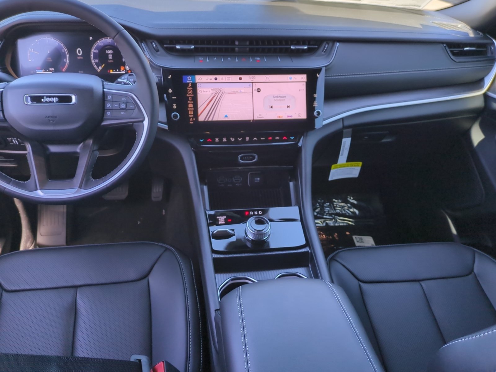 New 2026 Jeep Grand Cherokee Limited w/ Luxury Tech Group II AWD/4WD image 20