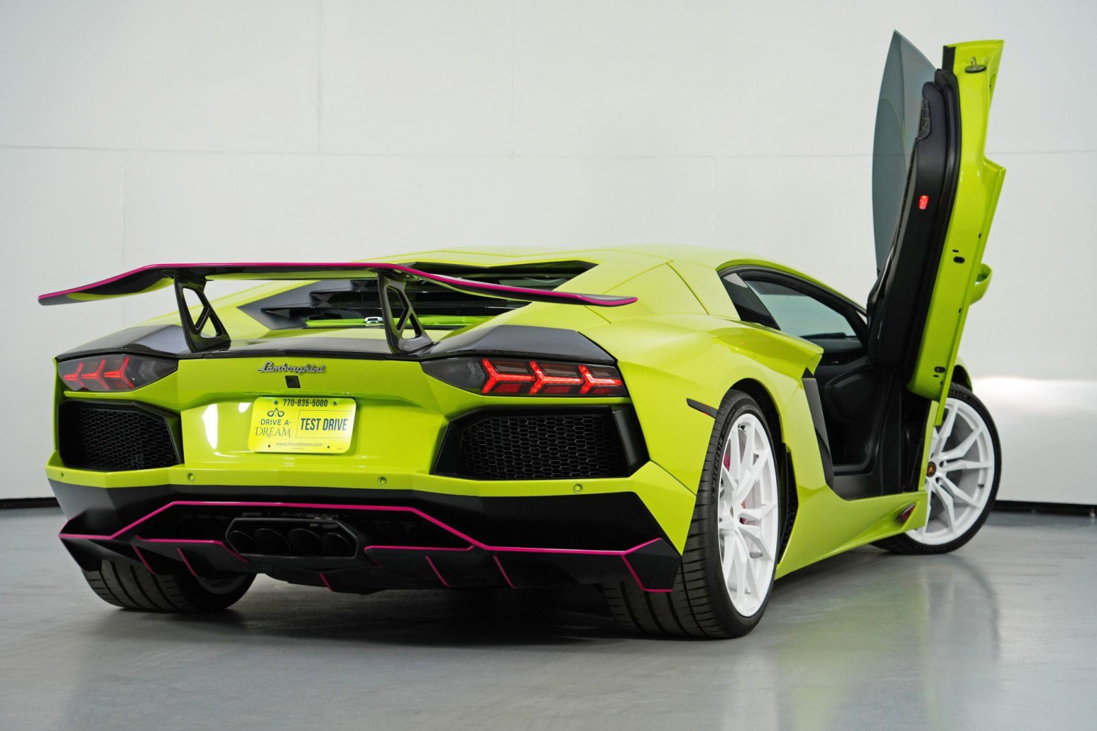 Used 2015 Lamborghini Aventador LP 700-4 image 8