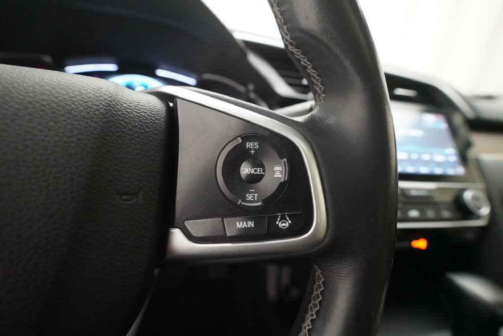 Certified 2018 Honda Civic Touring image 18