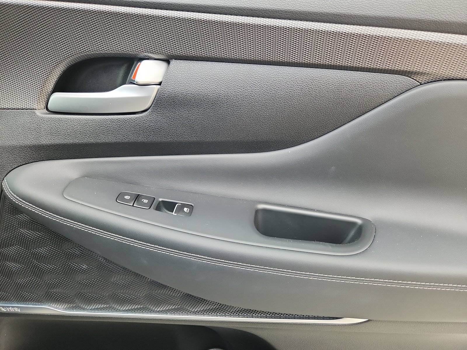 Used 2019 Hyundai Santa Fe Limited AWD/4WD image 15