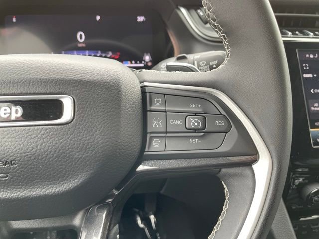 Used 2023 Jeep Grand Cherokee Altitude image 17