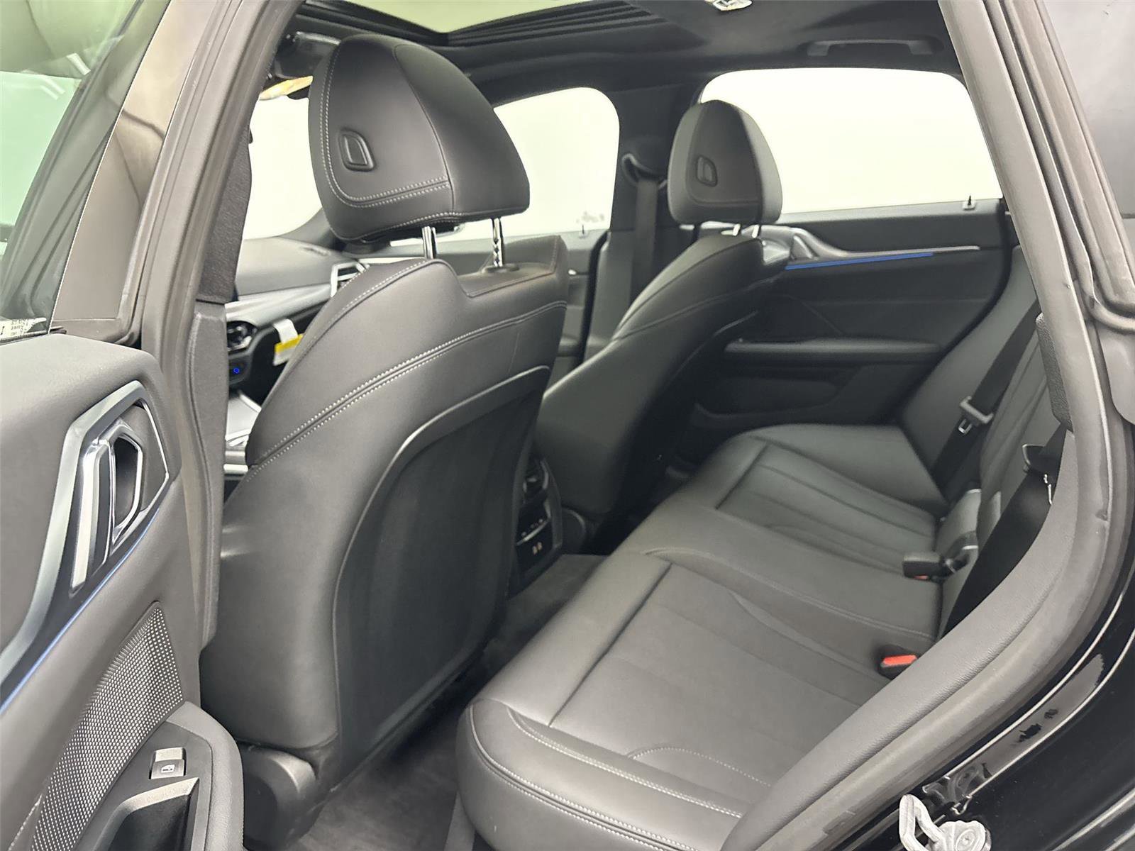 Used 2025 BMW i4 xDrive40i w/ Parking Assistance Package image 29