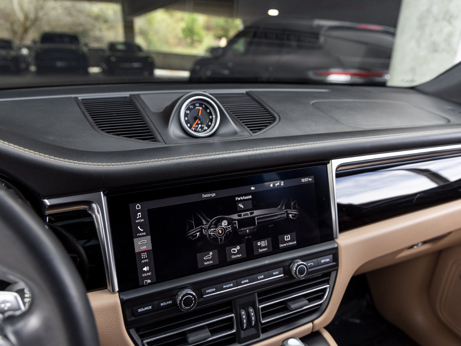Certified 2021 Porsche Macan AWD/4WD image 41