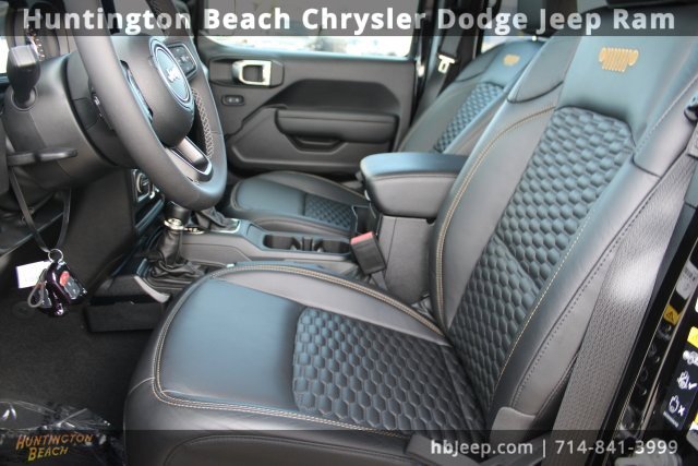 Used 2025 Jeep Gladiator Sport image 38