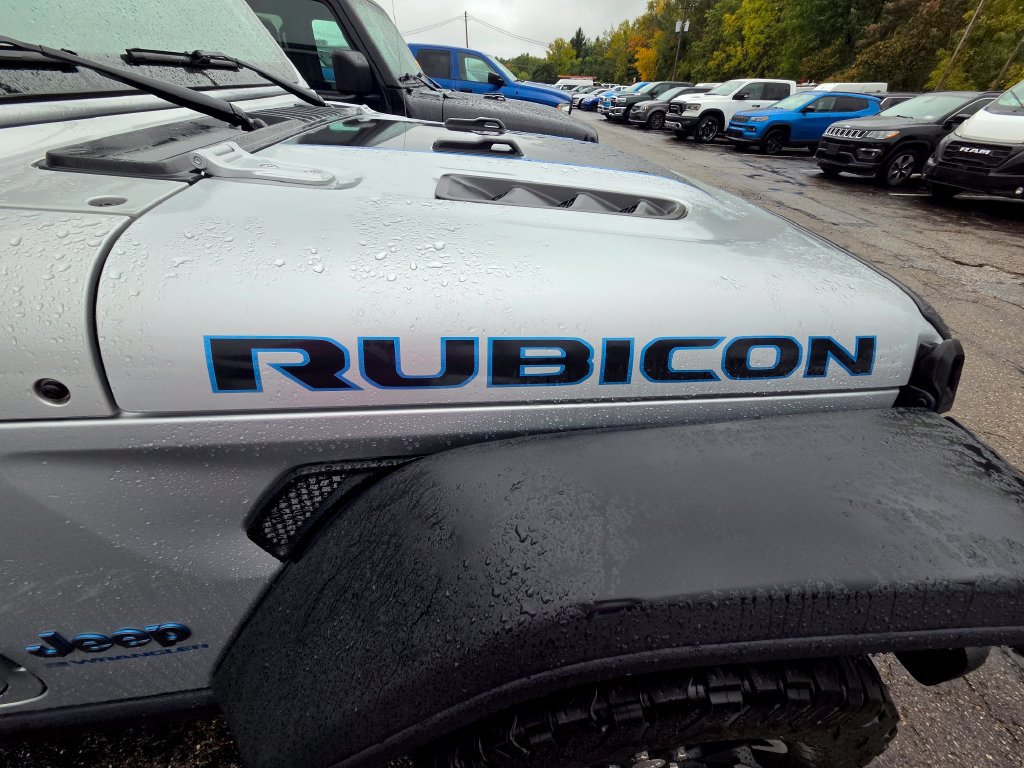 Used 2024 Jeep Wrangler Unlimited Rubicon 4xe AWD/4WD image 17