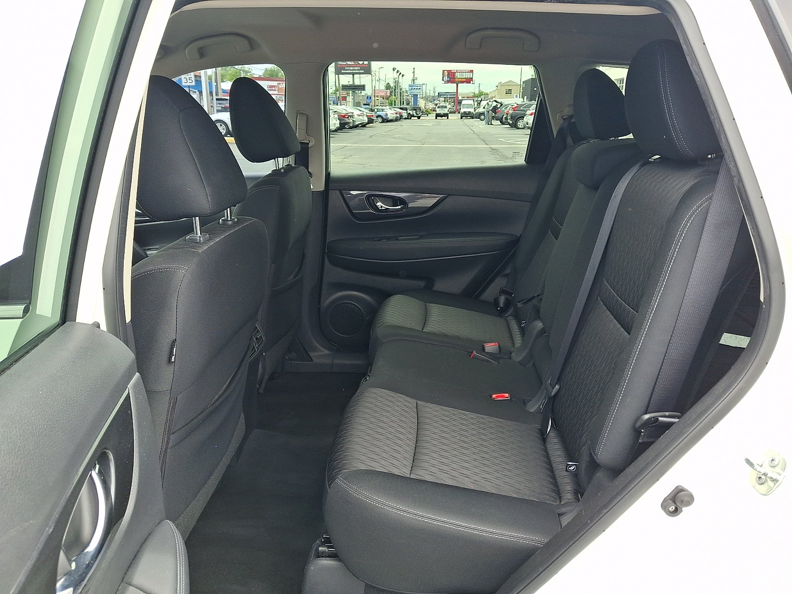 Used 2019 Nissan Rogue SV AWD/4WD image 10