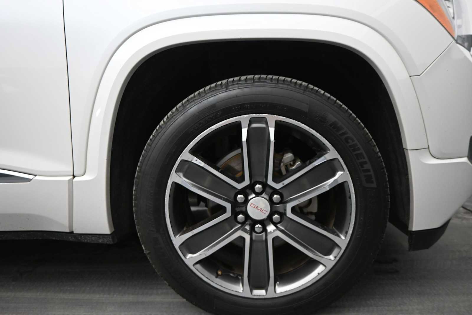 Used 2019 GMC Acadia Denali w/ Technology Package AWD/4WD image 10