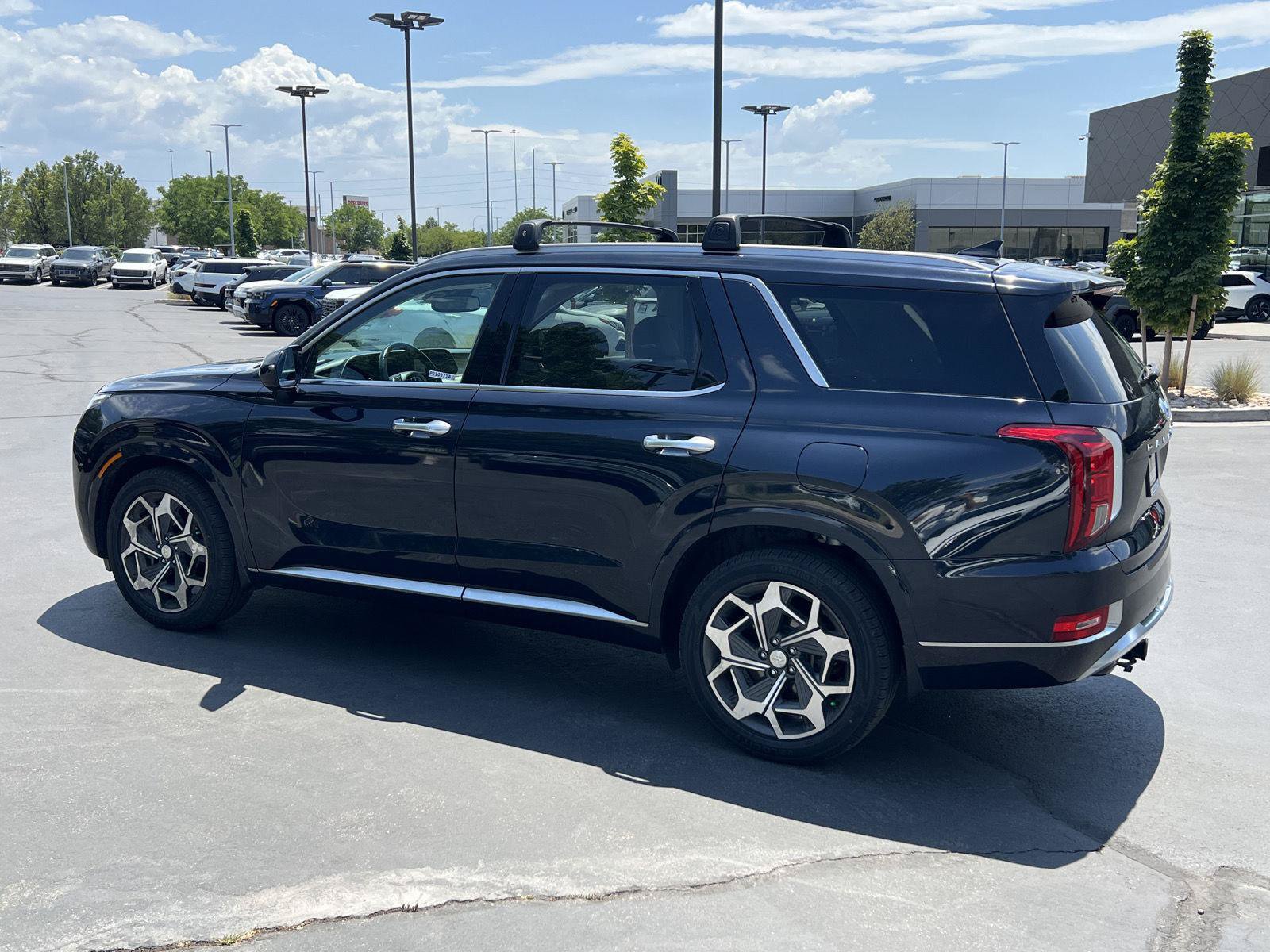 Used 2021 Hyundai Palisade Calligraphy w/ Cargo Package AWD/4WD image 11