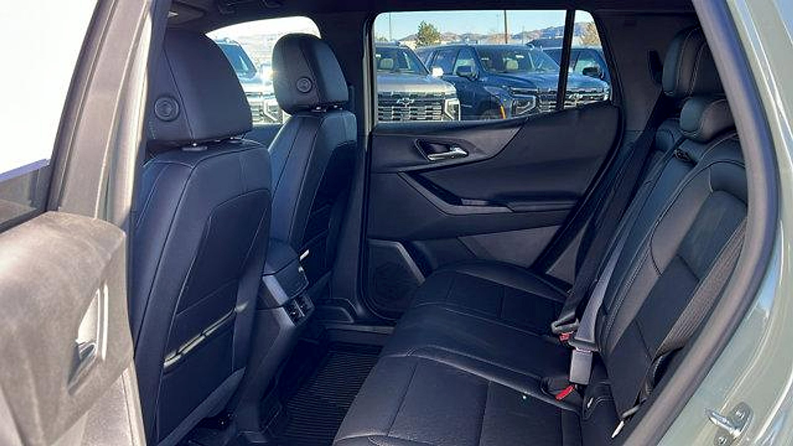 New 2026 Chevrolet Equinox LT w/ Convenience Package II image 13