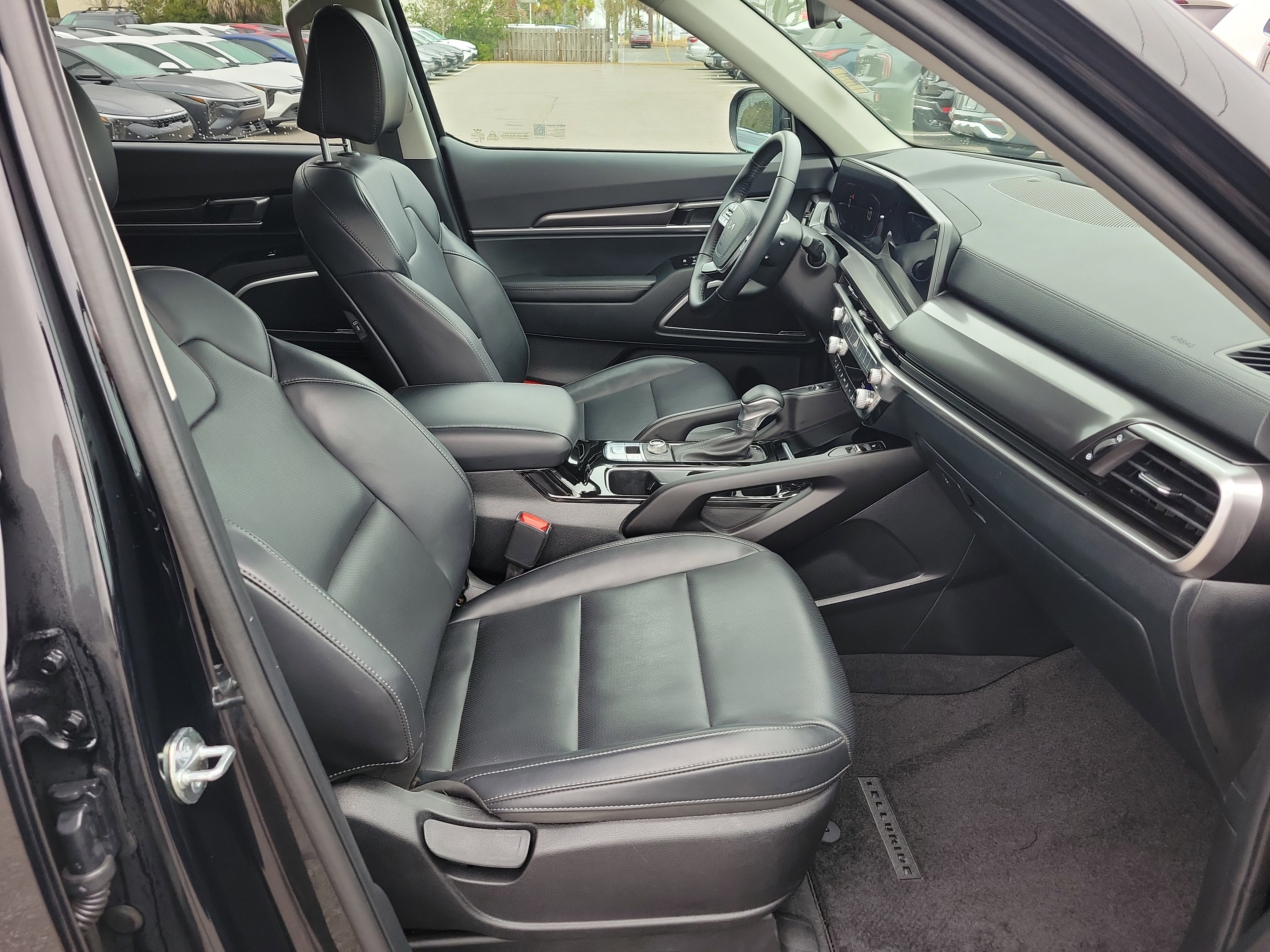 Used 2025 Kia Telluride S image 7