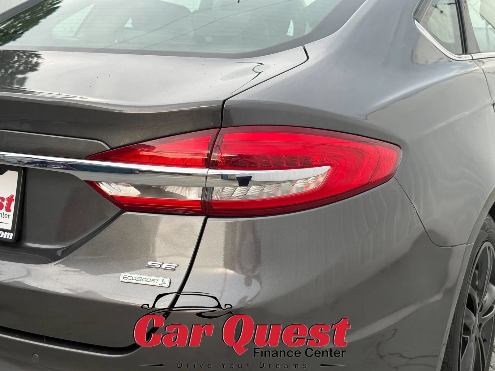 Used 2018 Ford Fusion SE w/ Fusion SE Technology Package FWD image 23
