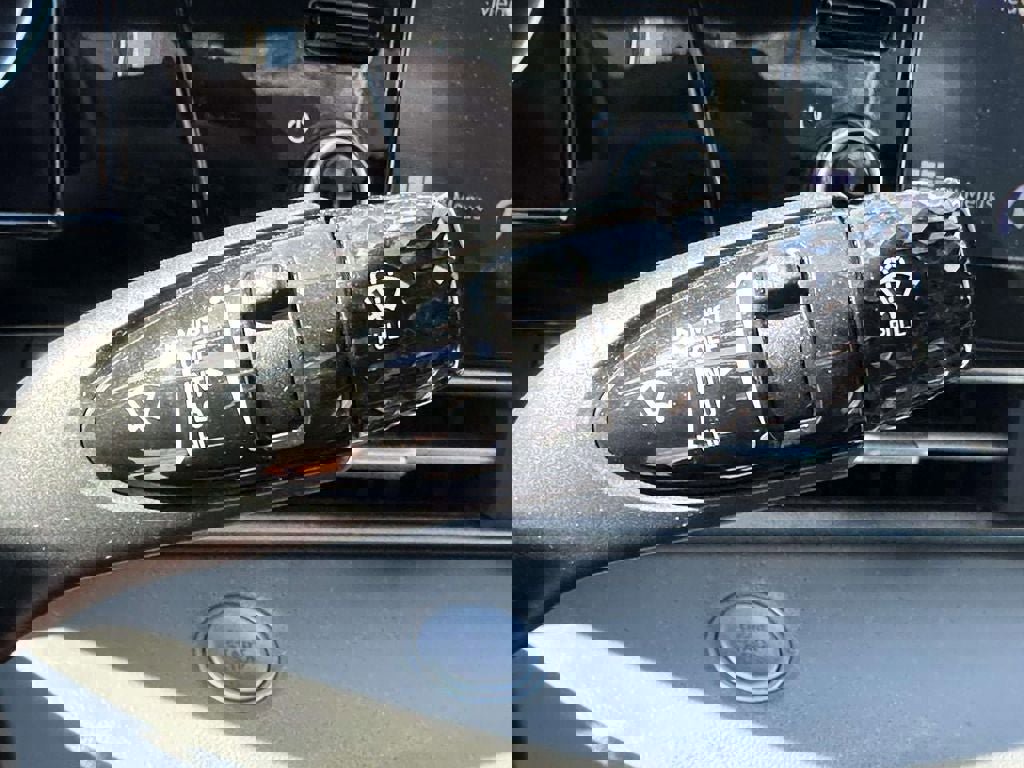 Used 2021 Hyundai Elantra SEL w/ Convenience Package FWD image 29