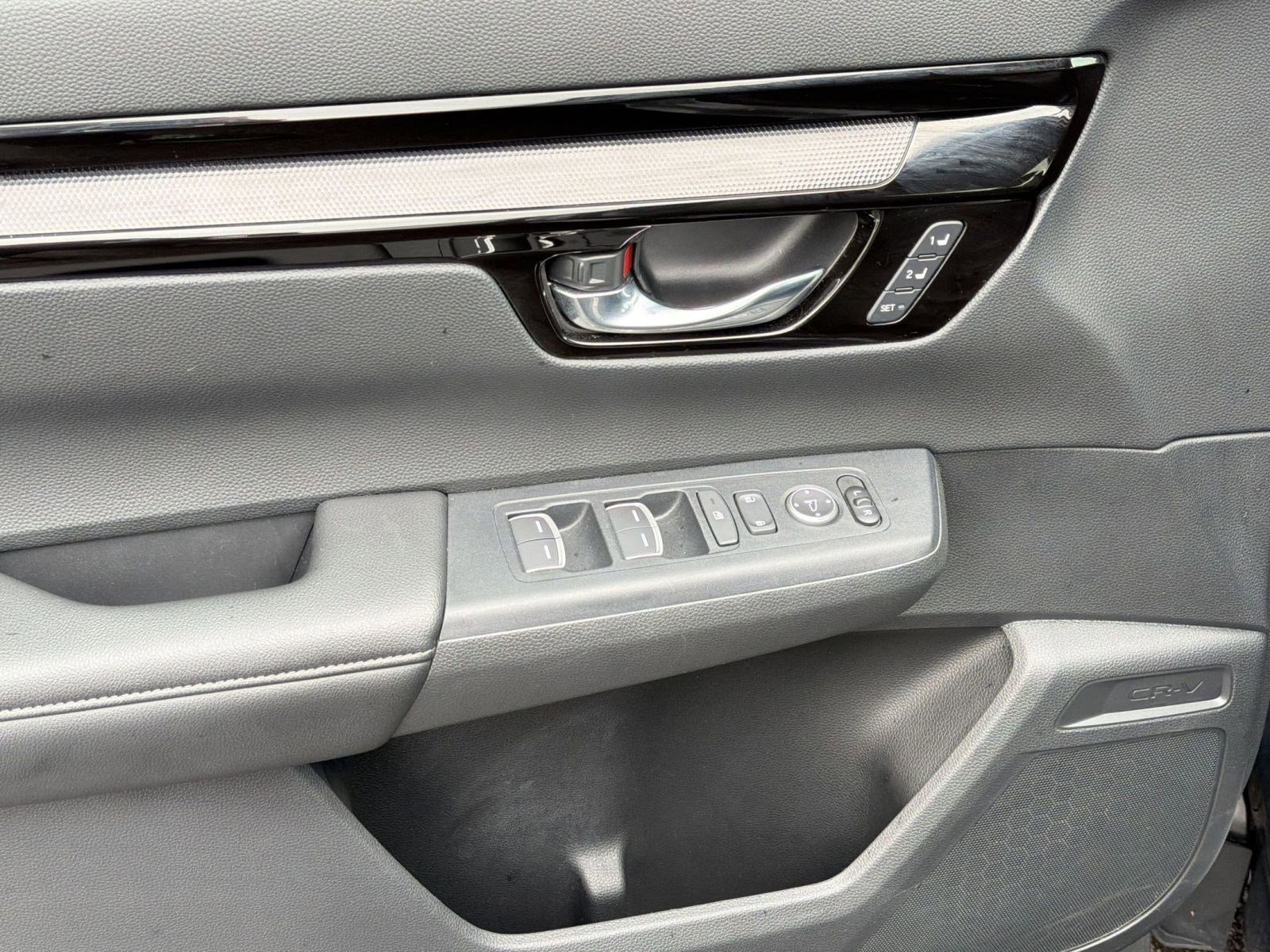 Used 2025 Honda CR-V EX-L image 13