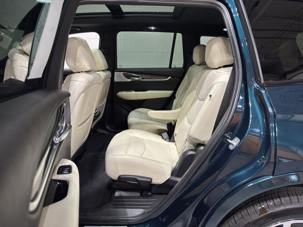 Used 2024 Cadillac XT6 Sport w/ Technology Package AWD/4WD image 10