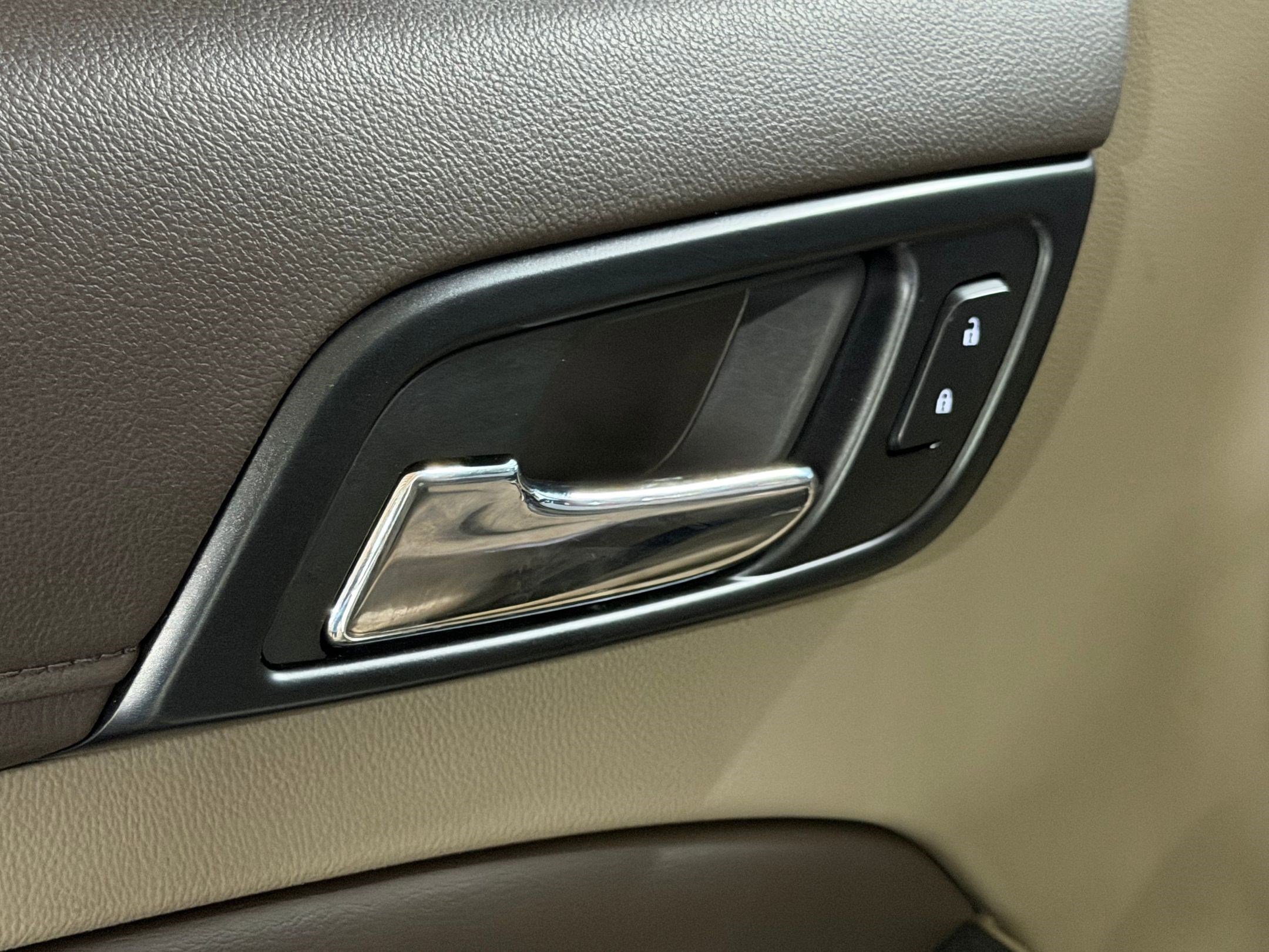 Used 2019 Chevrolet Suburban LT image 22