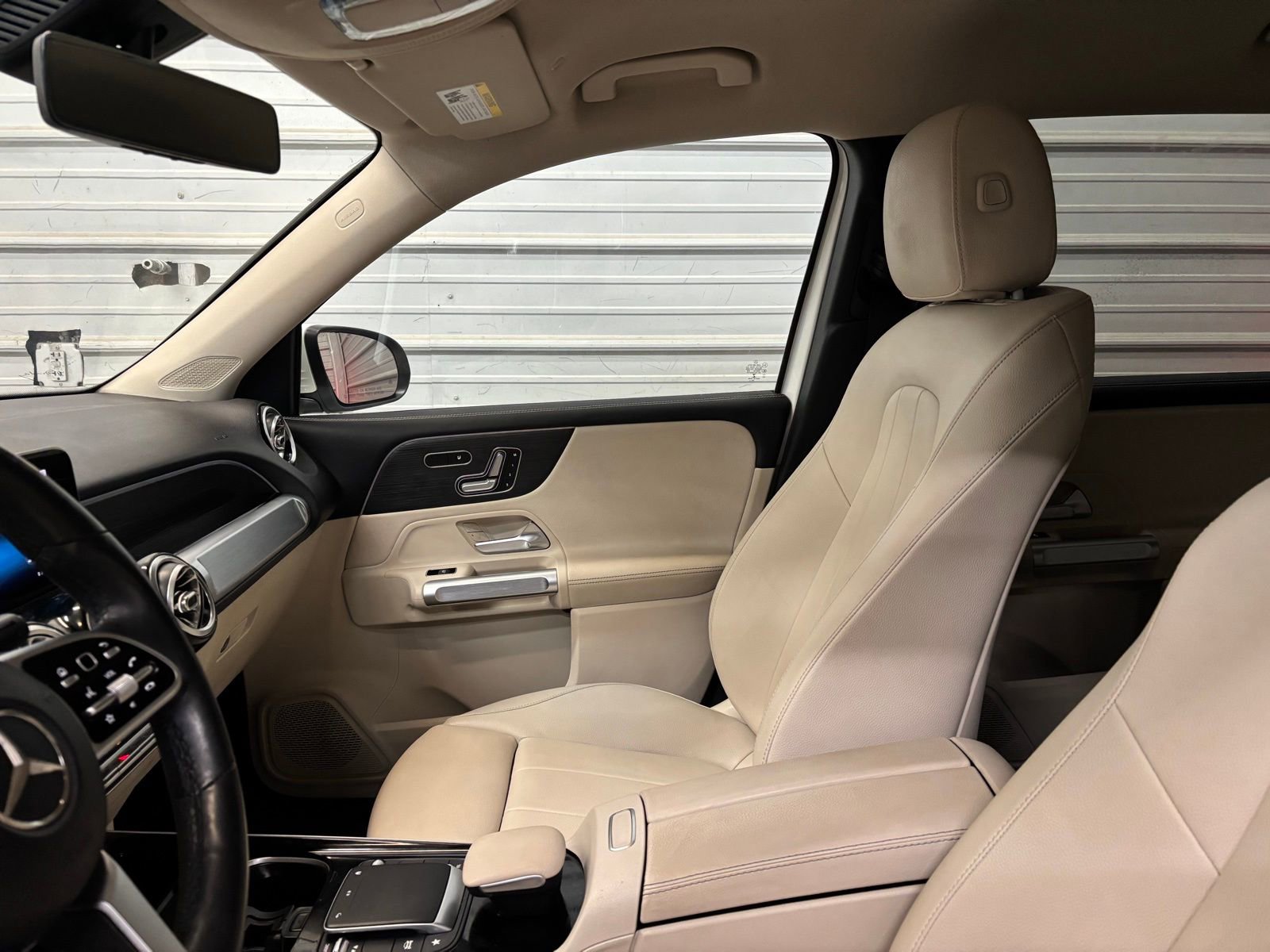 Used 2021 Mercedes-Benz GLB 250 4MATIC image 21