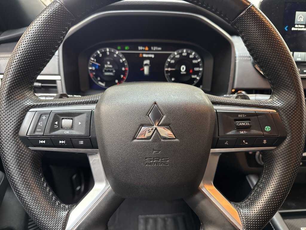 Used 2023 Mitsubishi Outlander SE Black Edition image 17