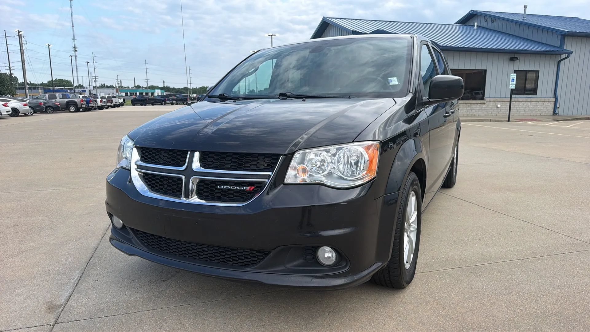 Used 2019 Dodge Grand Caravan SXT w/ Driver Convenience Group FWD image 33