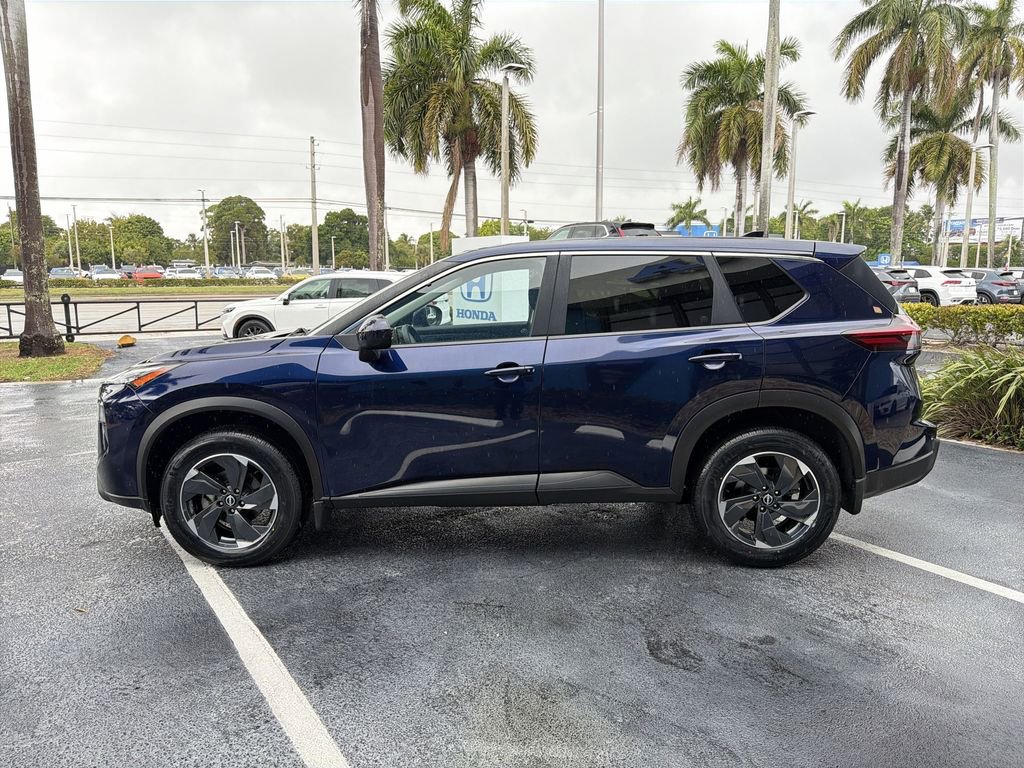 Used 2024 Nissan Rogue SV FWD image 5