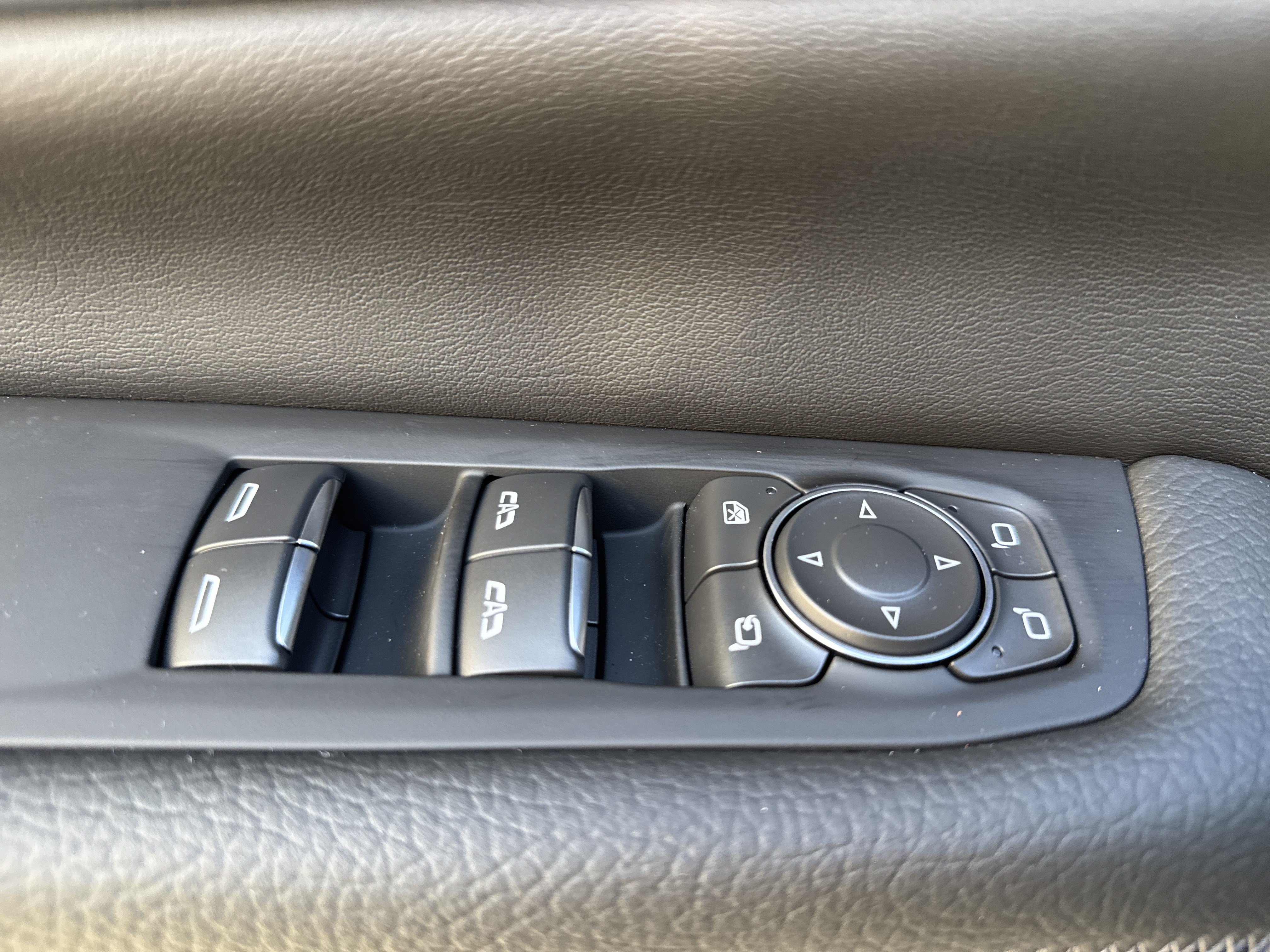 New 2026 GMC Yukon XL Denali w/ Sun & Power Step Package AWD/4WD image 15