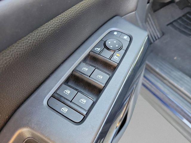 Used 2025 Nissan Pathfinder SV image 13