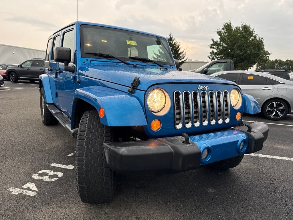 Used 2016 Jeep Wrangler Unlimited Sahara w/ Connectivity Group AWD/4WD image 15