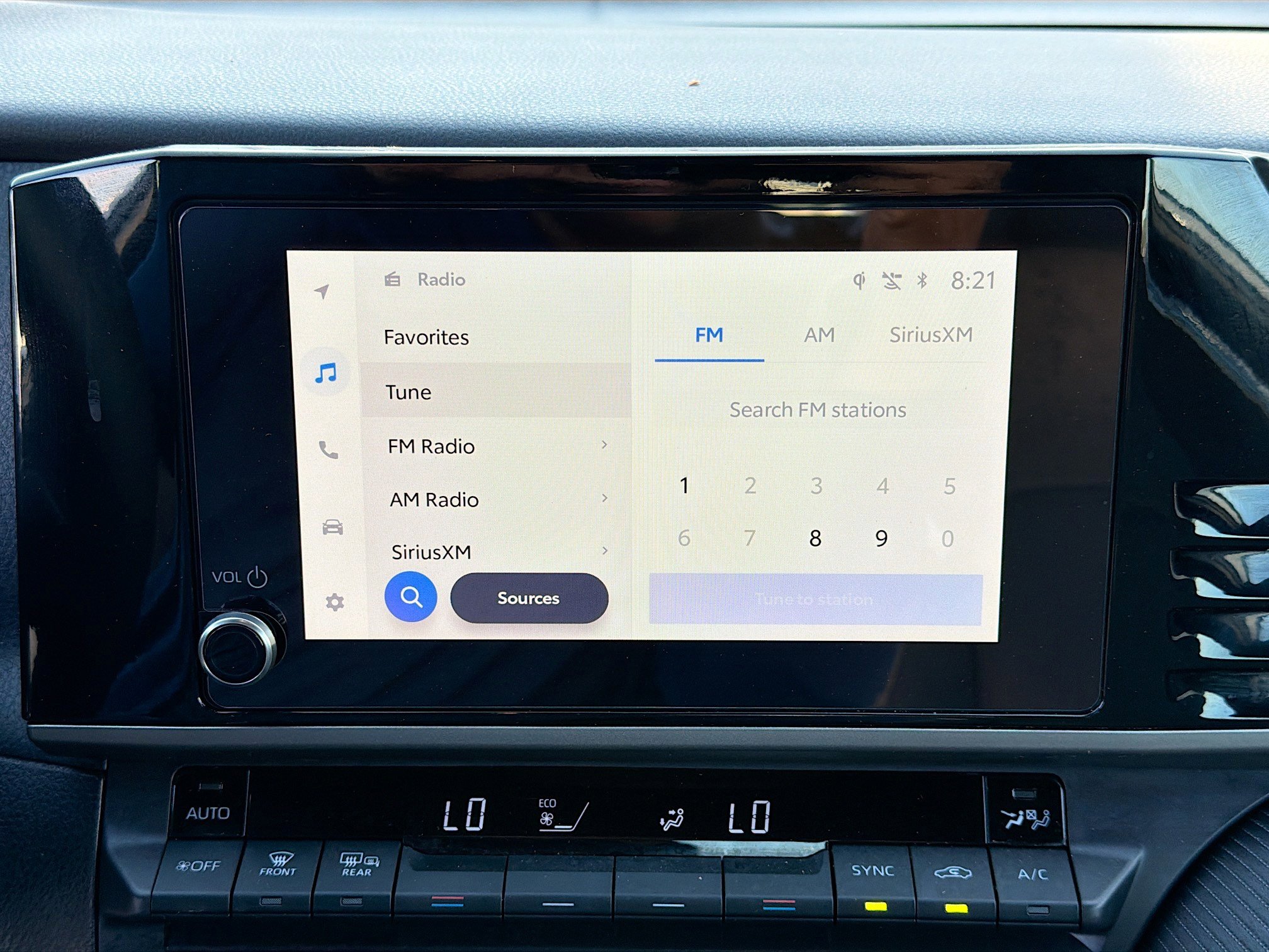 Used 2025 Toyota Camry SE image 29