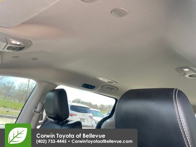 Used 2023 Chrysler Pacifica Touring-L image 24