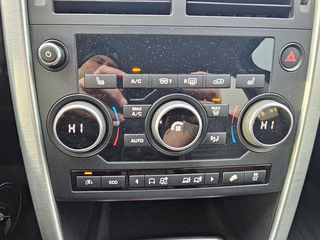 Used 2016 Land Rover Discovery Sport HSE Luxury AWD/4WD image 26