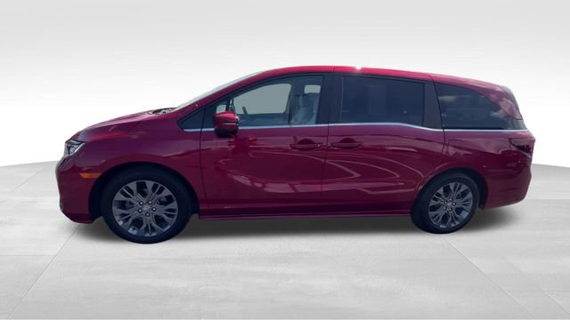 Used 2025 Honda Odyssey Touring image 3