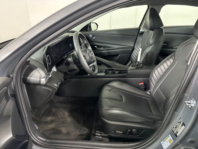 Used 2025 Hyundai Elantra Limited image 11