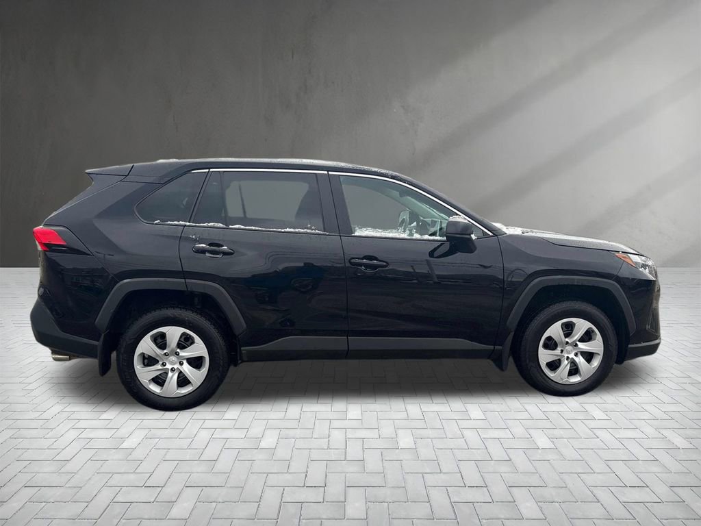 Used 2023 Toyota RAV4 LE image 6