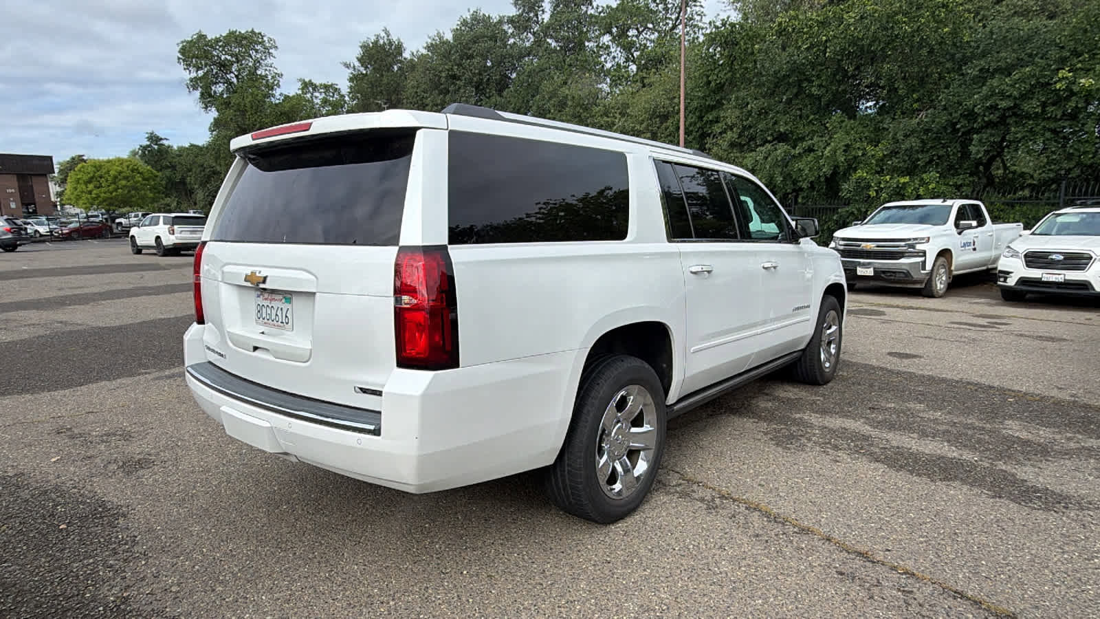 Used 2017 Chevrolet Suburban Premier image 5