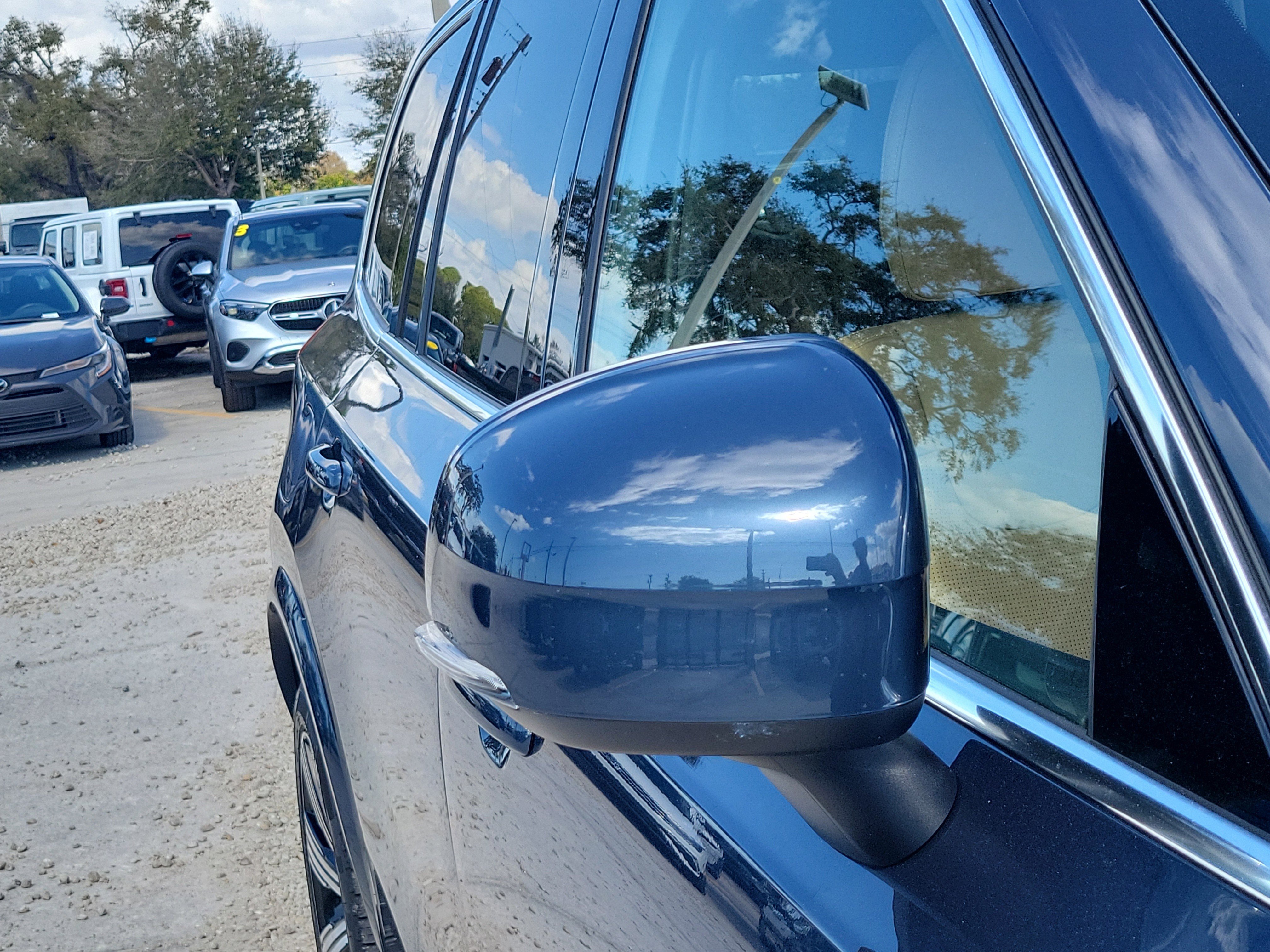 Used 2025 Volvo XC90 T8 Ultra w/ Protection Package Premier image 9