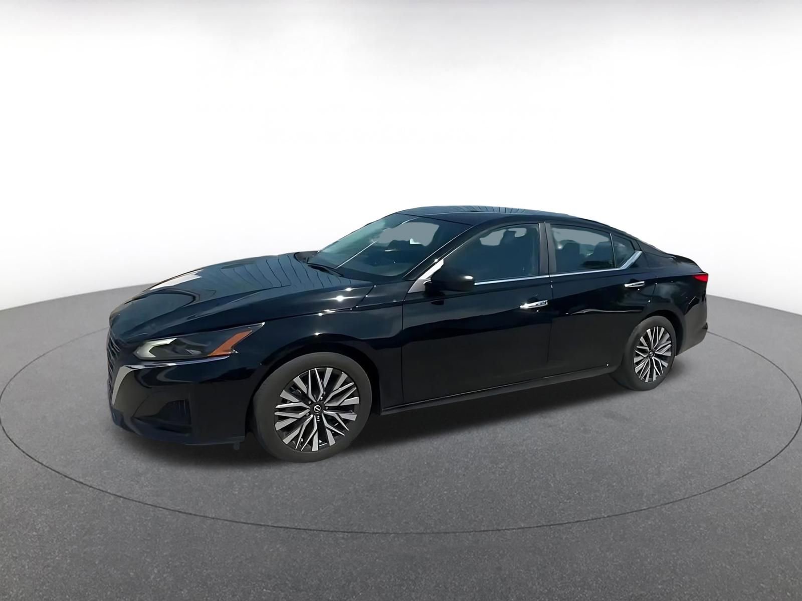 Used 2025 Nissan Altima 2.5 SV FWD image 8