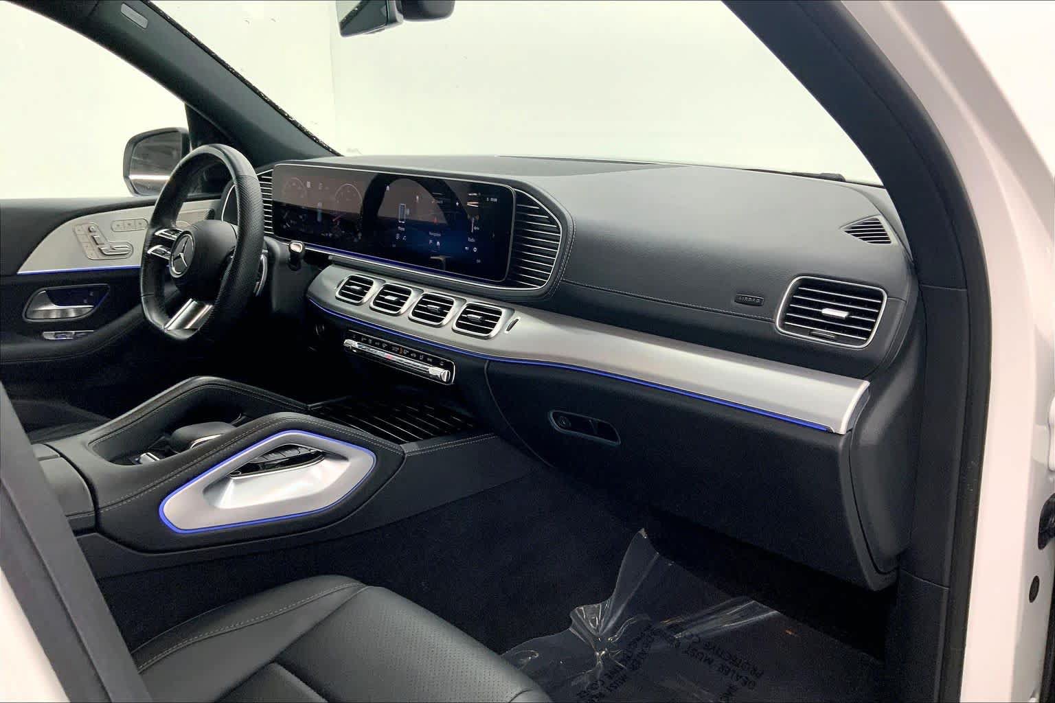 Used 2024 Mercedes-Benz GLS 450 4MATIC image 10