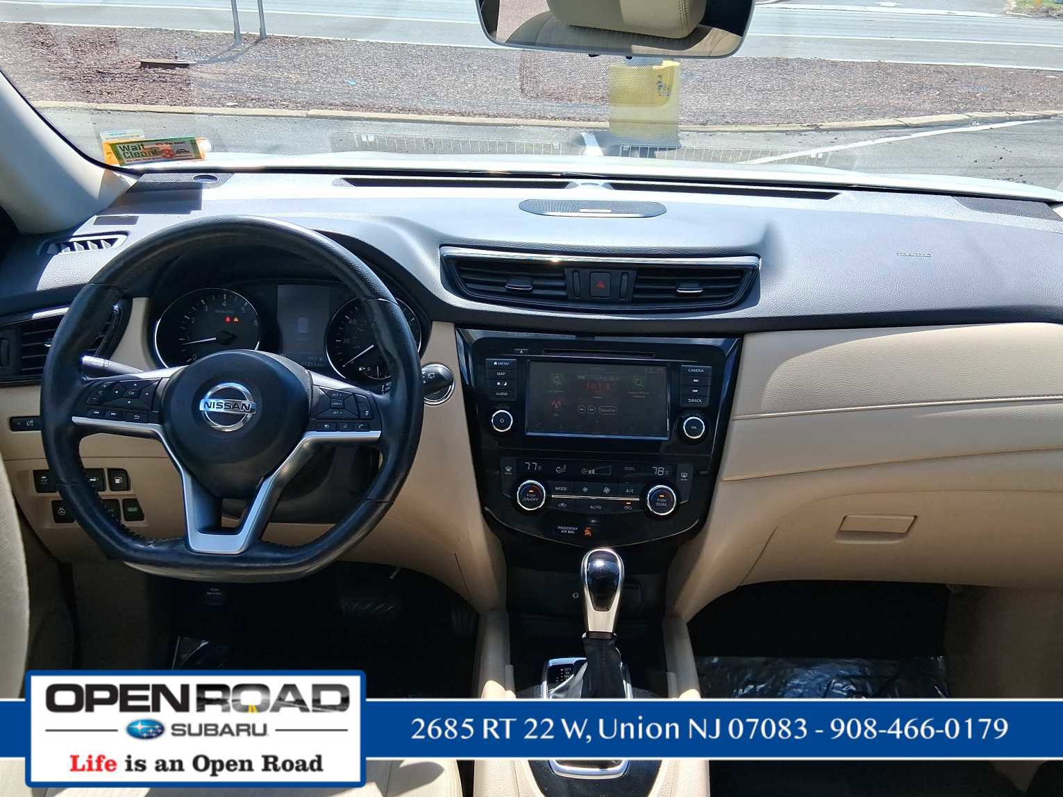 Used 2018 Nissan Rogue SV w/ Sun & Sound Touring Package image 12