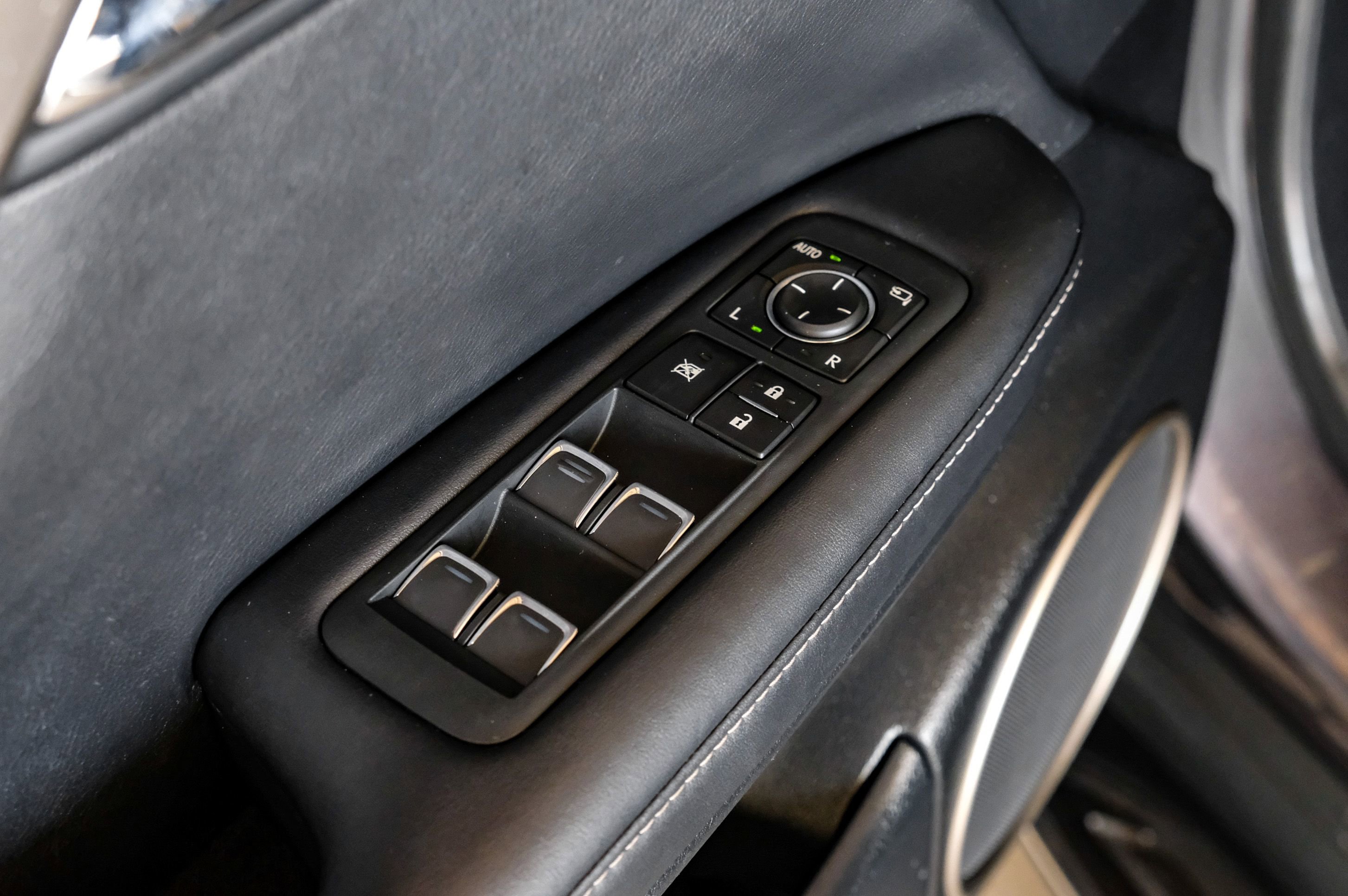 Used 2022 Lexus RX 350L FWD w/ Premium Package image 43