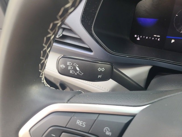 Used 2024 Volkswagen Taos SE w/ Panoramic Sunroof Package image 22