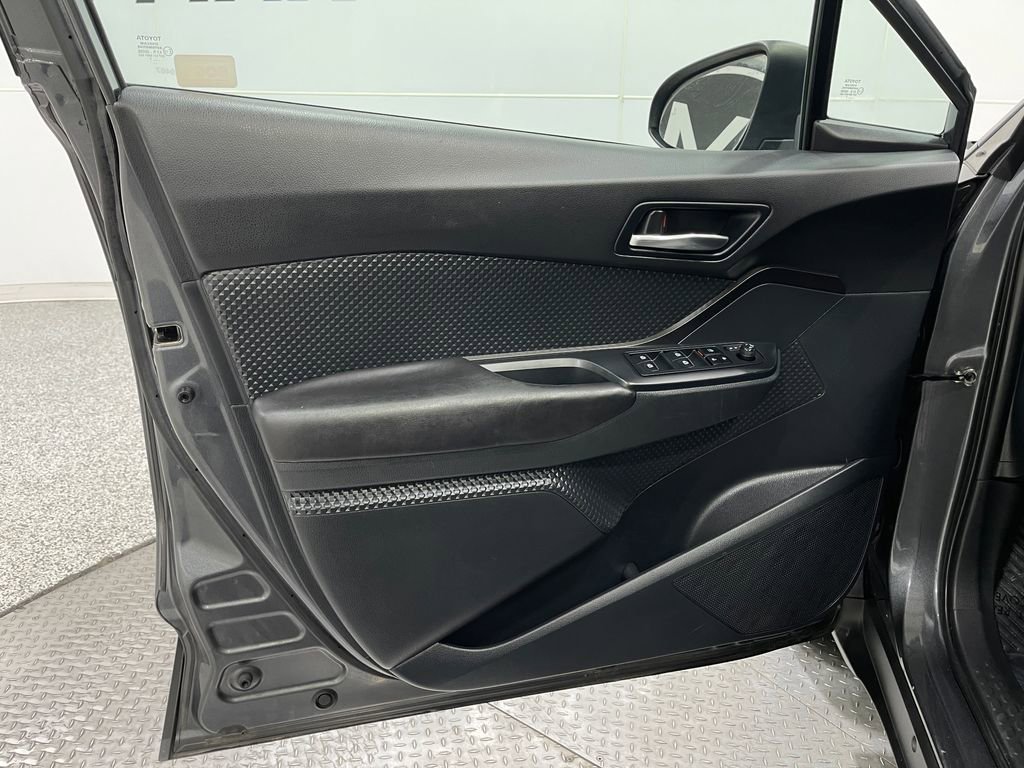 Used 2018 Toyota C-HR XLE image 13