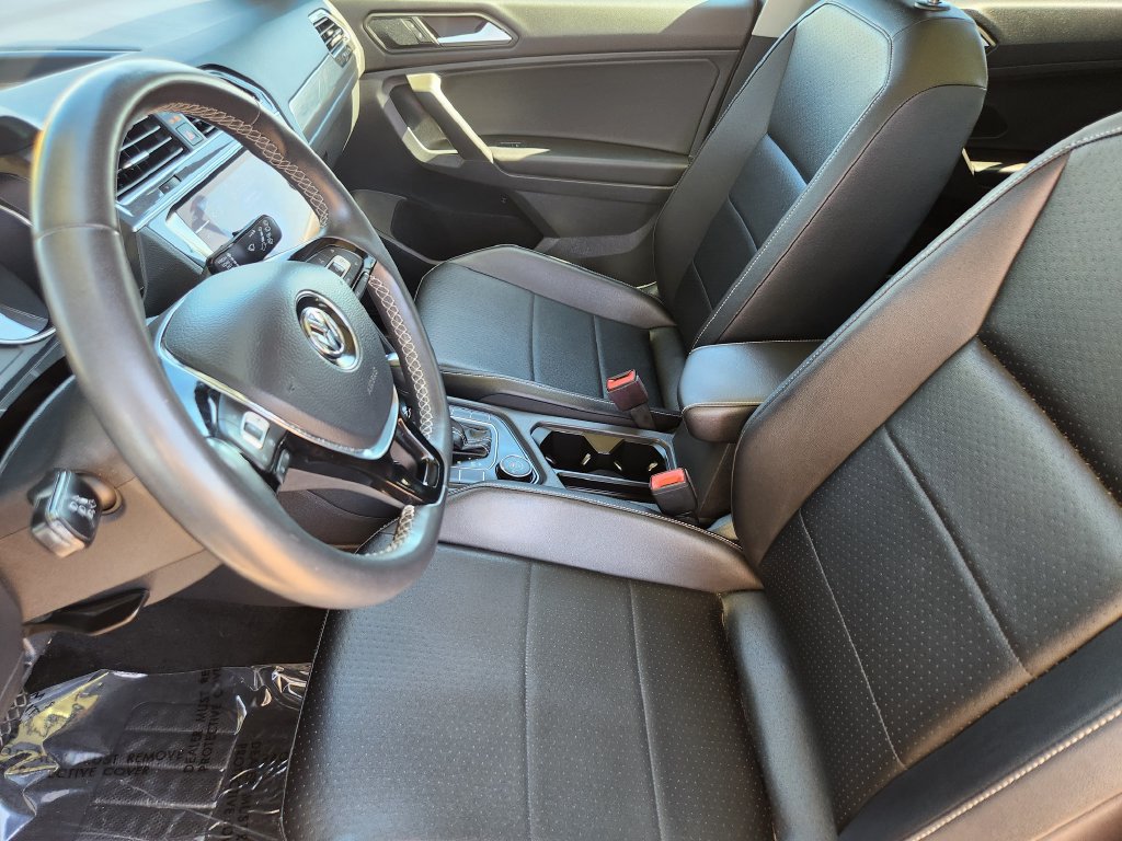 Used 2021 Volkswagen Tiguan SE AWD/4WD image 3
