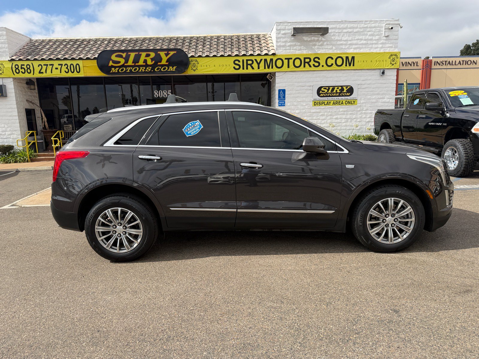 Used 2017 Cadillac XT5 Luxury FWD image 2